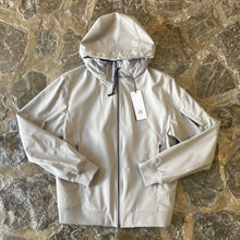 Load image into Gallery viewer, CP COMPANY Bomber Soft Shell Capucha + Zip D0131
