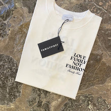 Load image into Gallery viewer, FAMILY FIRST Camiseta Love Family Not Fashion C0888
