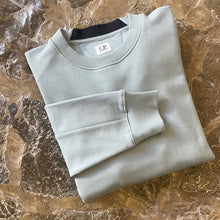 Load image into Gallery viewer, CP COMPANY Sudadera Cuello Base C0833
