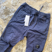 Load image into Gallery viewer, CP COMPANY Pantalón Cargo 211A Cintura Elástica H0321
