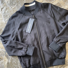 Load image into Gallery viewer, NEIL BARRETT Chaqueta Bomber Reversible D0046

