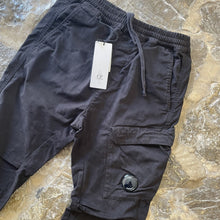 Load image into Gallery viewer, CP COMPANY Pantalón Cargo PA180 H0181
