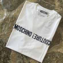 Load image into Gallery viewer, MOSCHINO Camiseta Logo Bordado Moschino Couture C0399
