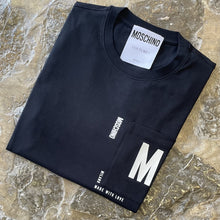 Load image into Gallery viewer, MOSCHINO Camiseta Bolsillo M A0715 C0520
