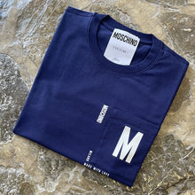 Load image into Gallery viewer, MOSCHINO Camiseta Bolsillo M A0715 C0520
