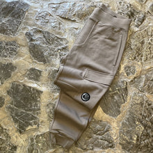 Load image into Gallery viewer, CP COMPANY Pantalón Felpa H0203
