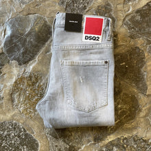 Load image into Gallery viewer, DSQUARED Jeans Skater 1656 H0221
