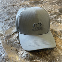 Load image into Gallery viewer, CP COMPANY Gorra Chrome V0104
