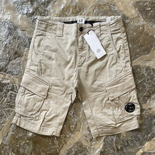 Load image into Gallery viewer, CP COMPANY Bermudas Saten Cargo Stretch 116A H0234
