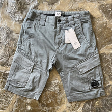 Load image into Gallery viewer, CP COMPANY Bermudas Saten Cargo Stretch 116A H0234
